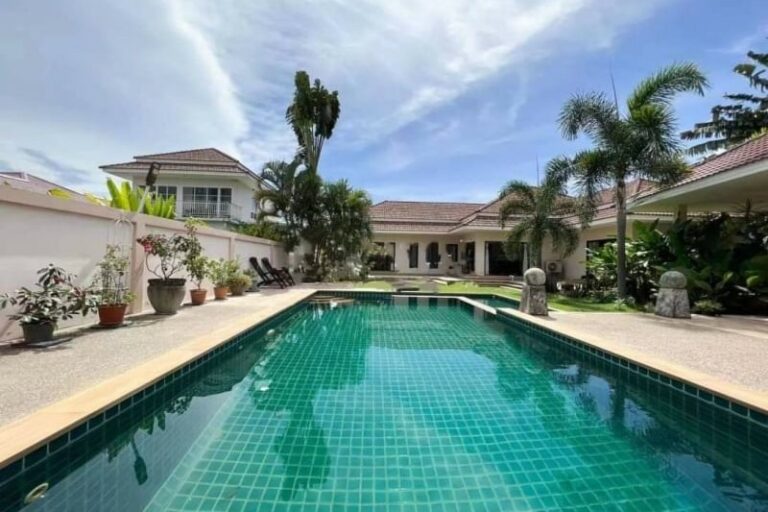4 Bedroom Pool Villa for Sale in Huay Yai Pattaya - 80654SSHYH (1)