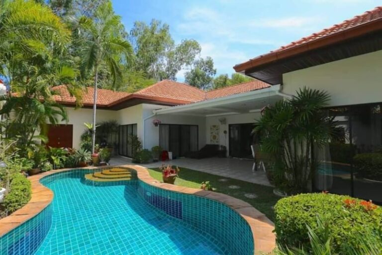 3-bed-pool-villa-for-sale-pratumnak-pattaya-80659SSPRH (1)