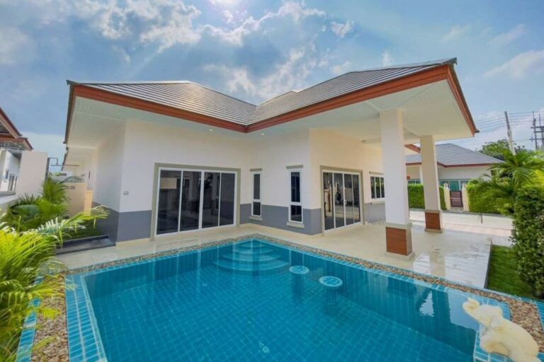01-3 Bedroom Pool Villa for Sale in Soi Wat Yan East Pattaya - 80271SSEPH (2)