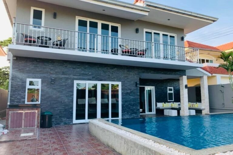 01-7 Bedroom Pool Villa for Sale in Chaiyapruek 1 Pattaya - 80234SSJTH (2)
