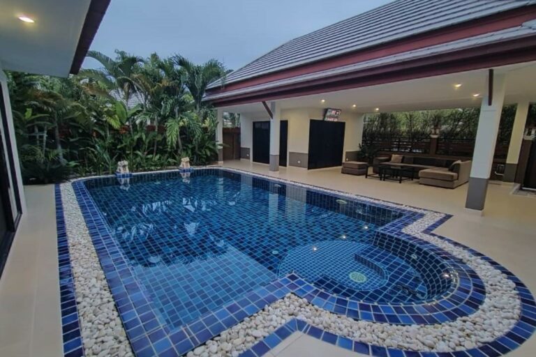 4 Bedroom Pool Villa for Sale in Na Jomtien Pattaya - 80423SSNJH (1)