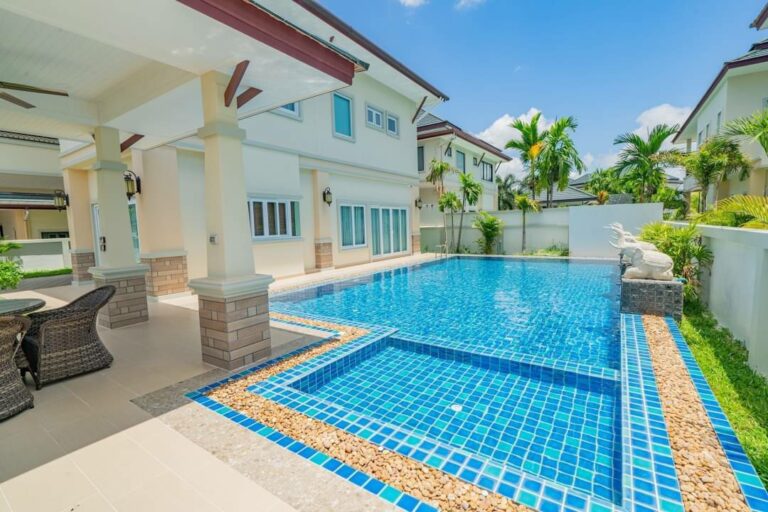 4 Bedroom Pool Villa for Sale in Na Jomtien Pattaya - 80446SSNJH (1)