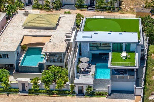 6 bedroom pool villa for sale in east pattaya