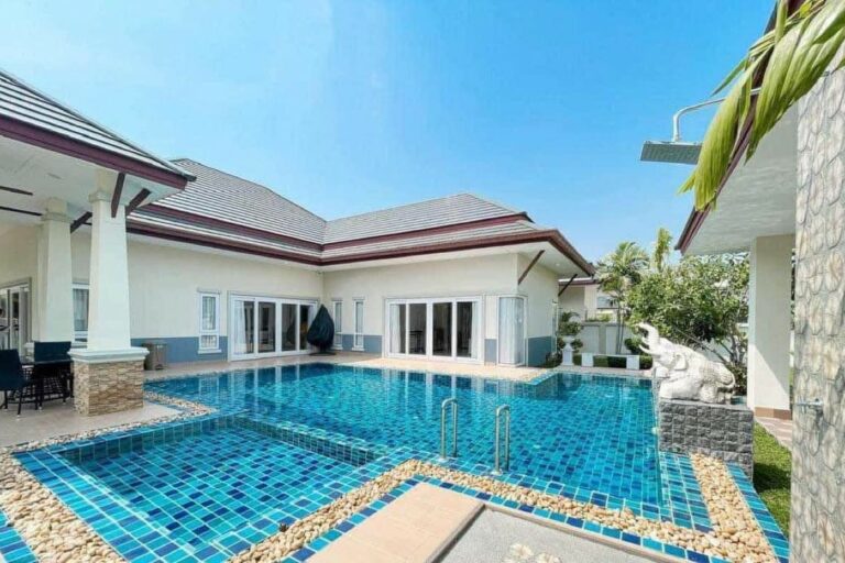 01-Luxury 4 Bedroom Pool Villa for Sale in Na Jomtien - 81308SSNJH (19)