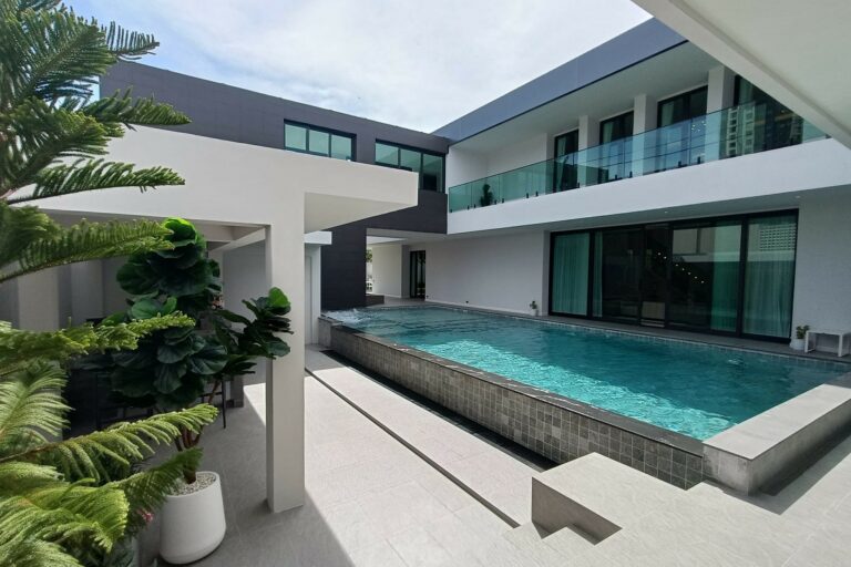 01-Luxury Modern 2 Story Pool Villa for Sale in Jomtien Close to Beach - 81562SSJTH (13)
