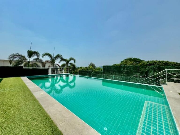 Luxury 5 Bedroom Pool Villa for Rent in East Pattaya - 81916RREPH (2)