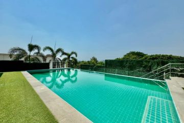 Luxury 5 Bedroom Pool Villa for Rent in East Pattaya - 81916RREPH (2)